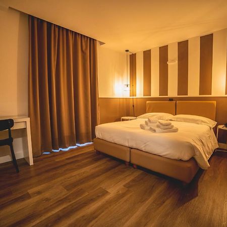 Hotel Continental Reggio di Calabria Bagian luar foto