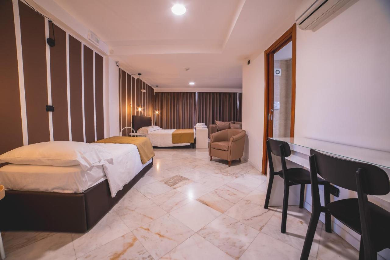 Hotel Continental Reggio di Calabria Bagian luar foto