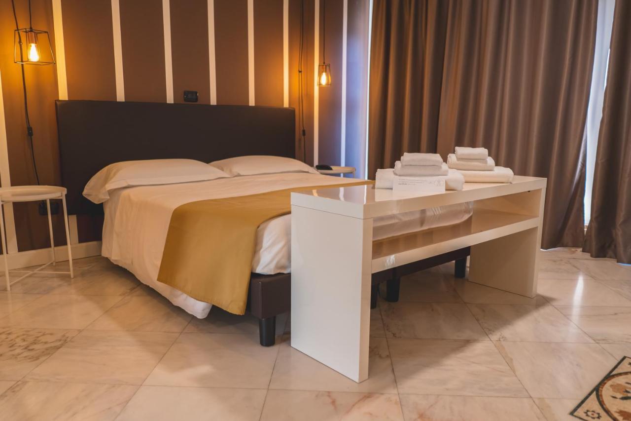 Hotel Continental Reggio di Calabria Bagian luar foto