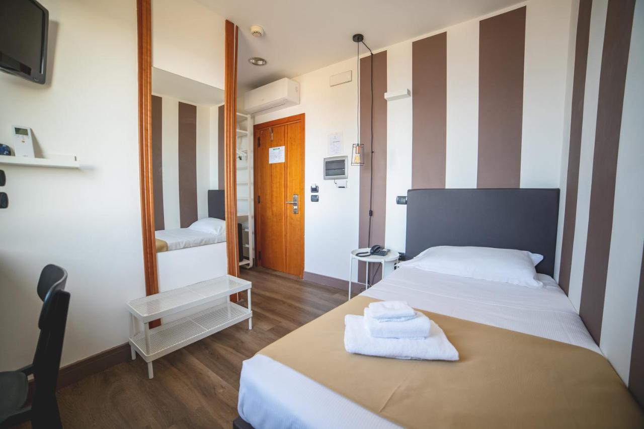 Hotel Continental Reggio di Calabria Bagian luar foto