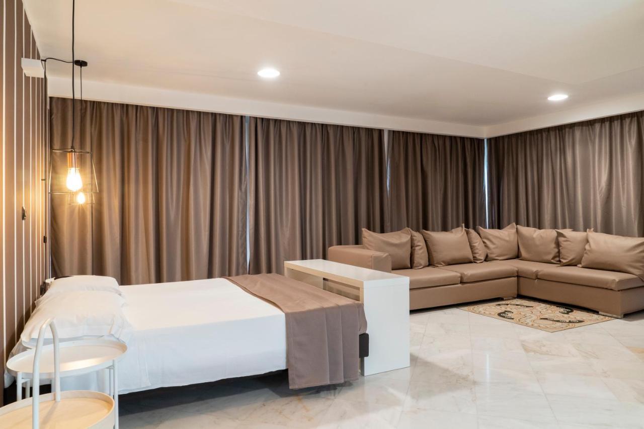 Hotel Continental Reggio di Calabria Bagian luar foto